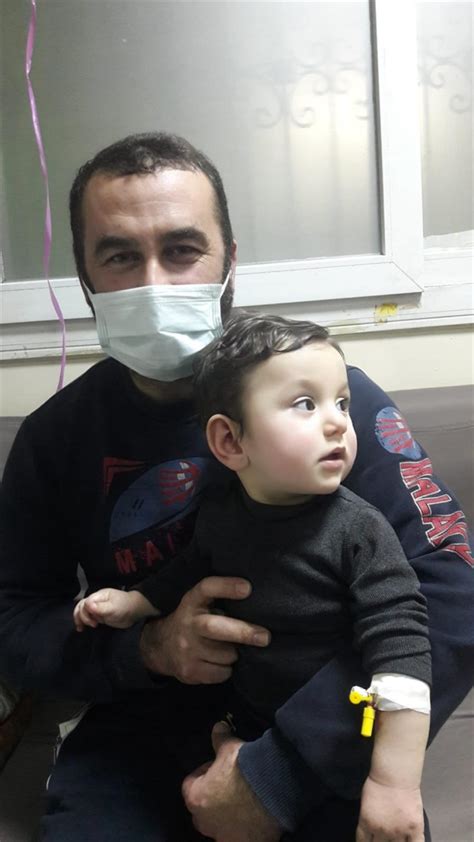A­d­a­n­a­­d­a­ ­b­o­ğ­a­z­ı­n­a­ ­ç­e­k­i­r­d­e­k­ ­k­a­b­u­ğ­u­ ­k­a­ç­a­n­ ­S­u­r­i­y­e­l­i­ ­ç­o­c­u­ğ­u­ ­h­a­s­t­a­n­e­y­e­ ­p­o­l­i­s­ ­y­e­t­i­ş­t­i­r­d­i­